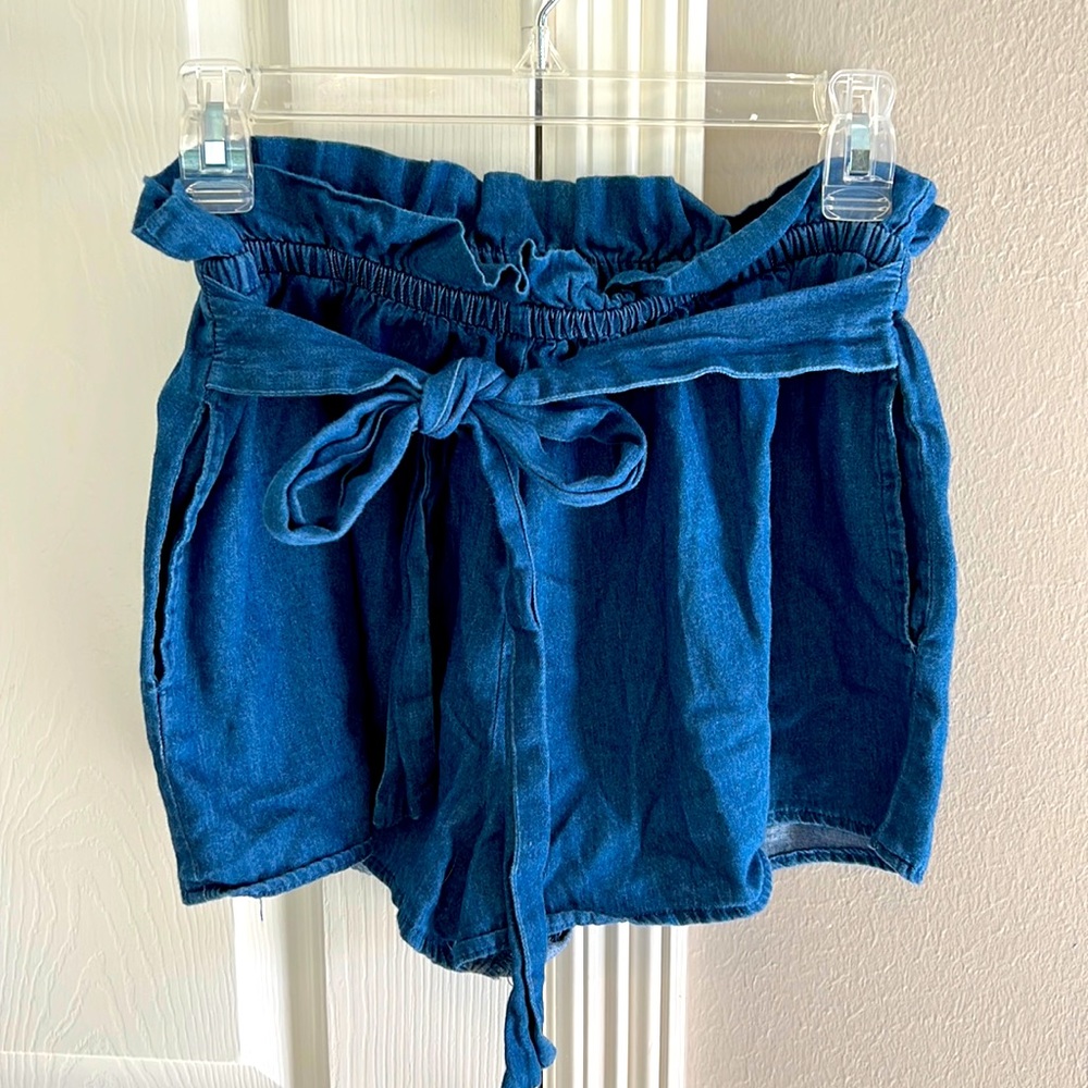 Cute paper bag denim shorts